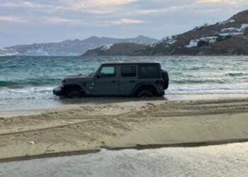 Μύκονος: Ήθελαν να κάνουν ”Μαγκιές” με το τζιπ και την Πάτησaν!![video]