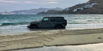 Μύκονος: Ήθελαν να κάνουν ”Μαγκιές” με το τζιπ και την Πάτησaν!![video]