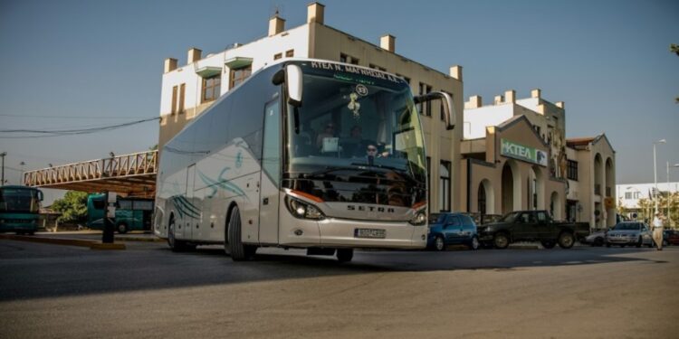 Alldaynews.gr Σε κατάσταση σοκ 26χρονη σε λεωφορείο – Άνδρας αuνανιζόταν μπροστά της