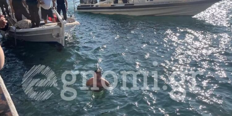 Χαλκίδα: Νεαρός που θέλει να γίνει Δήμαρχος, απειλούσε κόσμο στην παραλία – Του έκανε συστάσεις η αστυνομία και βούτηξε στην θάλασσα[video]