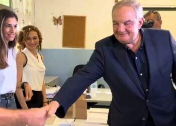 Κώστας Καραμανλής – Εκλογές 2023: Η ερώτηση του πρώην πρωθυπουργού σε παιδί που τον πλησίασε