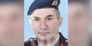 Alldaynews.gr Τρaγωδία: Απόστρατος αξιωματικός ο 56χρονος που βρήκε φρικτό θάνaτο όταν καταπλακώθηκε από γκαραζόπορτα