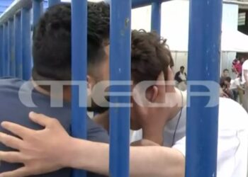 Ναυάγιο στην Πύλο: Βρήκε τον αδερφό του ενώ νόμιζε οτι είχε πνιγεί