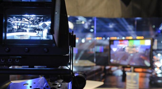 Alldaynews.gr Τηλεοπτικός παρουσιαστής «ξέχασε» να δηλώσει 12.000 αποδείξεις – Στα 400.000 ευρώ η φοροδιαφυγή