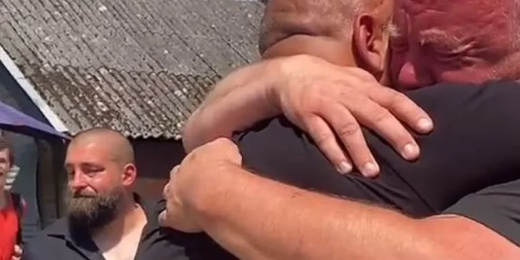 Έμειναν με ανοιχτό το στόμα: 45χρονος “έστησε” την κηδεία του για να “δώσει μάθημα” στους συγγενείς του (video)