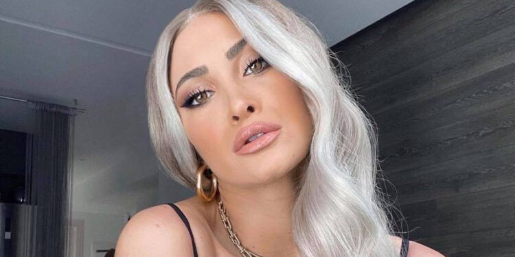 Ξέφυγε η Τούνη! Ανέβασε φωτογραφίες μόνο με τα εσώροuχα-«Μη νομίζετε ότι επειδή είμαι μαμά…»