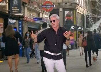 Alldaynews.gr «Την έπεσες στη γυναίκα μου και μας χώρισες!»: Γνωστός Τραγουδιστής κατηγορεί τον Γιώργο Αγγελόπουλο (video)