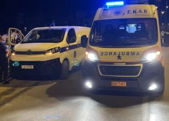 Alldaynews.gr Νεκρός 34χρονος σε τροχαίο – Πήρε σβάρνα 2 αυτοκίνητα και χτύπησε σε τοίχο