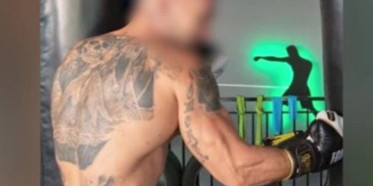 Alldaynews.gr Κύκλωμα εκβιαστών στα νότια προάστια: Στη φυλακή οι έξι κατηγορούμενοι