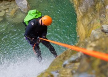 Συναγερμός στον Όλυμπο: Αγνοείται οδηγός canyoning – Παρασύρθηκε από τα νερά