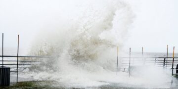 Δεν το χωράει ο νους: 4 παιδιά πνίγηκαν όταν παρασύρθηκαν από παλιρροϊκό κύμα ενώ ψάρευαν
