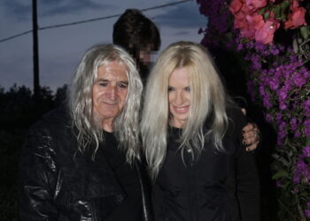 Alldaynews.gr “Κουτσούμπας χωρίς καρδούλα”: Πάρτι στο twitter με την Ελληνίδα Κιμ Καρντάσιαν και τον.. ταπεινό συνοδό στο First Dates