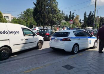 Τροχαίο στην Κηφισίας – Μηχανή παρέσυρε γιαγιά και 3χρονο παιδί (φωτο)