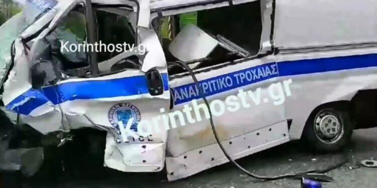 Alldaynews.gr Τραγωδία στην άσφαλτο: Ένας νεκpός μετά από σύγκρουση ΙΧ με ανακριτικό της ΕΛΑΣ – Τραυματίστηκαν αστυνομικοί (video)