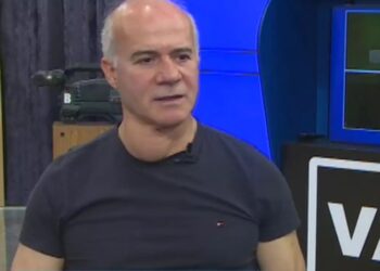 Γιώργος Μητσικώστας: “Μου είπε: με σατίρισες αλλά εγώ έχασα τη γυναίκα μου” (video)