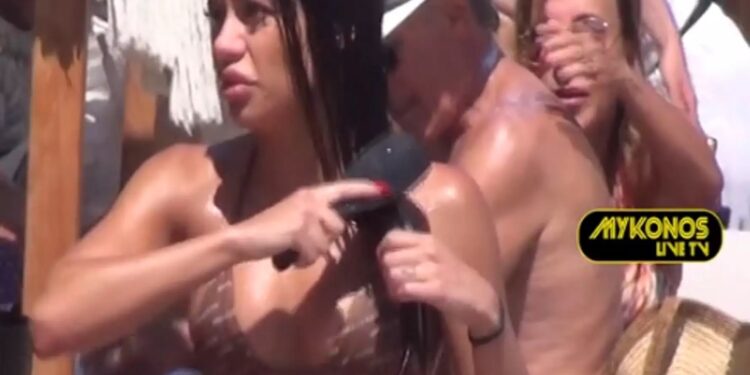 Alldaynews.gr Έτσι έκλεψε την παράσταση σε παραλία της Μυκόνου διάσημη Ιταλίδα – Η «καυτή» της εμφάνιση (φωτο, video)