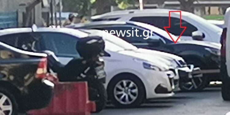 Alldaynews.gr Συναγερμός στο Νέο Κόσμο! Εντοπίστηκε αυτοκίνητο με καλάσνικοφ, περίστροφα, χειροβομβίδα και αλεξίσφαιρα