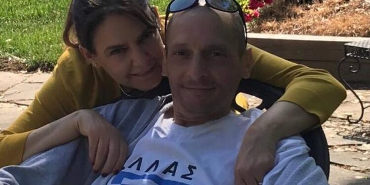 Ασύλληπτη Τραγωδία: Πέθανε Ξαφνικά στον ύπνο του ο γιός του Αλκέτα Παναγούλια