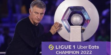 Σοκ στη Γαλλία: Συνελήφθη ο προπονητής της Παρί Σεν Ζερμέν και ο γιος του