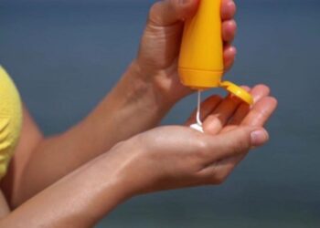 Ρεκόρ καρκίνου του δέρματος στην Ολλανδία: Η κυβέρνηση θα μοιράσει δωρεάν αντηλιακά