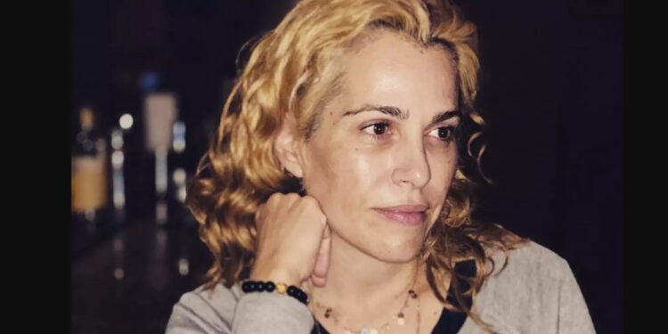 Alldaynews.gr Δύσκολες ώρες για την Τζένη Μπότση: Στο Χειρουργείο η κορούλα της, Αλίκη