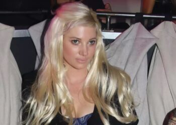 Τζούλια Αλεξανδράτου: «Στόχος είναι τα λεφτά»-Δείχνει στην τεσσάρων μηνών κόρη της χρήματα