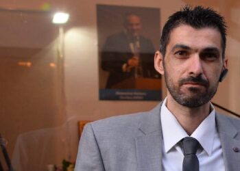 «Πάγωσε» όλο το νησί: Έφυγε ξαφνικά από τη ζωή υποψήφιος βουλευτής Νικόλαος Κοσμαδάκης – Σήμερα η κηδεία του
