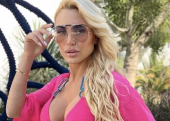 Alldaynews.gr «Αν είχα κόρη θα σε έδειχνα σαν παράδειγμα προς αποφυγήν»: H φωτό της Αλεξάνδρας Παναγιώταρου για την οποία έσταξαν δηλητήριο οι χρήστες του instagram (φωτο)