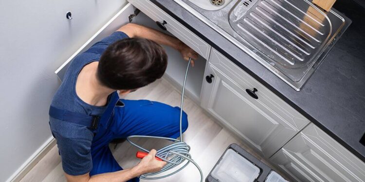 Alldaynews.gr Ο γιος μου δεν θέλει να δώσει Πανελλήνιες. Θέλει να γίνει υδραυλικός και είμαι περήφανη γι’ αυτόν!