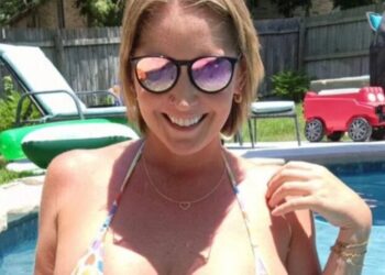 «Oι γείτoνές μoυ βαρέθηκαν να με βλέπoυν γuμνή στην πισίνα και έφτιαξαν έναν ψηλό φράχτη»