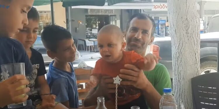 Alldaynews.gr Χαράλαμπος και Χαρίκλεια: «Κάναμε 5 παιδιά σε 6 χρόνια και συνεχίζουμε για τη κόρη» (video)