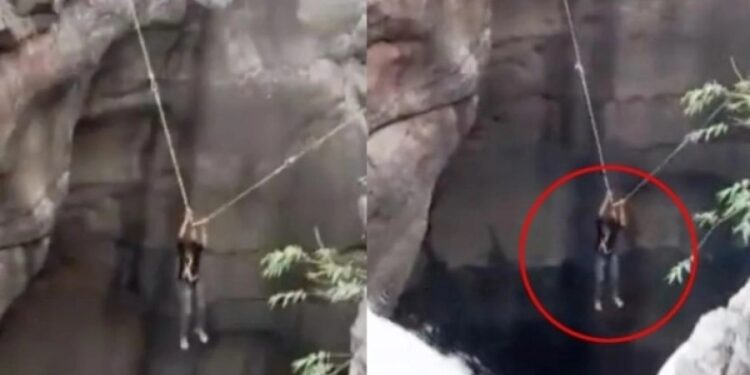 Alldaynews.gr Απίστευτο βίντεο δείχνει την στιγμή που άνδρας πέφτει σε ποτάμι στην προσπάθεια του να βγάλει selfie: Σώθηκε από θαύμα (video)