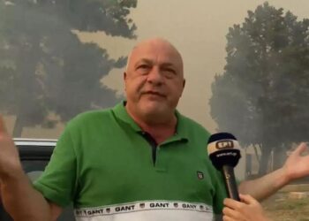 Δραματική έκκληση Αχιλλέα Μπέου για τη φωτιά στο Βελεστίνο: «Φύγετε έχει δεξαμενές προπανίου στα 20 μέτρα» (video)