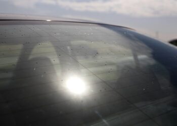 «Σκάω ….Φωνάξτε τη μαμά μου» – Κοριτσάκι στον Κάραβο κλειδώθηκε σε αμάξι