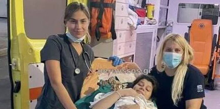 Alldaynews.gr 22χρονη γέννησε μέσα σε ασθενοφόρο πάνω στη γέφυρα της Χαλκίδα