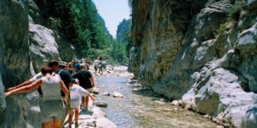 Περιπατητής πέθανε ενώ διέσχιζε το φαράγγι της Σαμαριάς