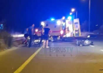 Alldaynews.gr Φρικτό τροχαίο: Σφοδρή σύγκρουση ανάμεσα σε δύο μοτοσικλέτες – Στη ΜΕΘ μια 22χρονη