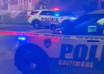 Πυροβολισμοί στη Βαλτιμόρη – Πληροφορίες για 4 νεκρούς και δεκάδες τραυματίες, γονείς ψάχνουν τα παιδιά τους