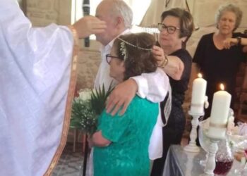 Βίον Ανθόσπαρτον!! «Νεόνυμφοι»… ετών 70! – Αντάλλαξαν όρκους ενώπιον Θεού και φίλων[Φωτογραφίες]