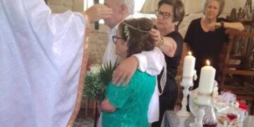 Βίον Ανθόσπαρτον!! «Νεόνυμφοι»… ετών 70! – Αντάλλαξαν όρκους ενώπιον Θεού και φίλων[Φωτογραφίες]