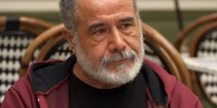 Alldaynews.gr «Χείμαρρος» ο Θοδωρής Κατσαφάδος για την τηλεόραση: «Θάνατος και καλλυντικά, όλα αχταρμάς… Έχουν ξεφύγει»