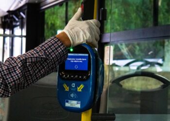 Λεωφορεία: Τέλος τα χάρτινα εισιτήρια – Πληρωμή με κάρτα ή κινητό τηλέφωνο