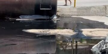 Χαλκιδική: Έσπασε βυτίο με λάδια και γέμισε το λιμάνι στο Πόρτο Κουφό[video]