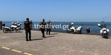 Θεσσαλονίκη: Βούτηξε στη θάλασσα για να αυτοκτονήσει – Τον έσωσαν αστυνομικοί