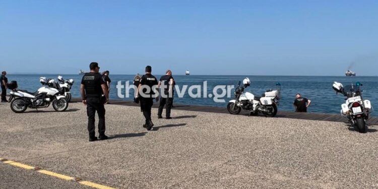 Θεσσαλονίκη: Βούτηξε στη θάλασσα για να αυτοκτονήσει – Τον έσωσαν αστυνομικοί