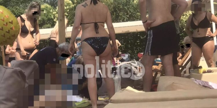 Πανικός στην πισίνα: Κολυμπούσαν και ξαφνικά είδαν έναν Νeκρό άντρα δίπλα τους[Φωτογραφία]