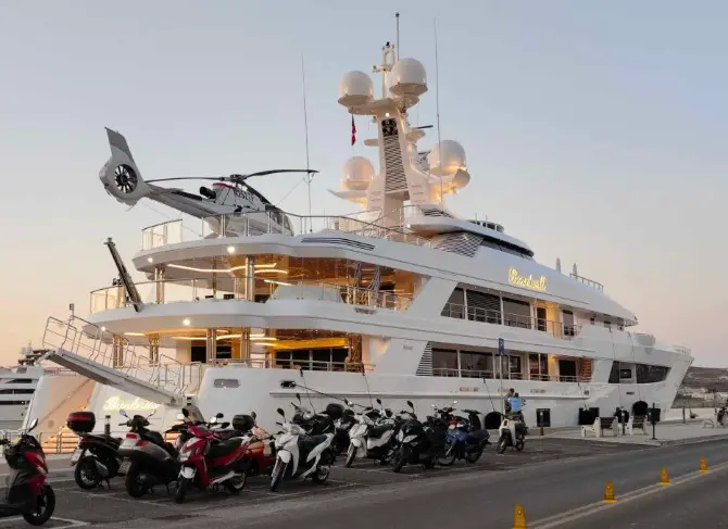 Σύρο Houston Rockets yacht