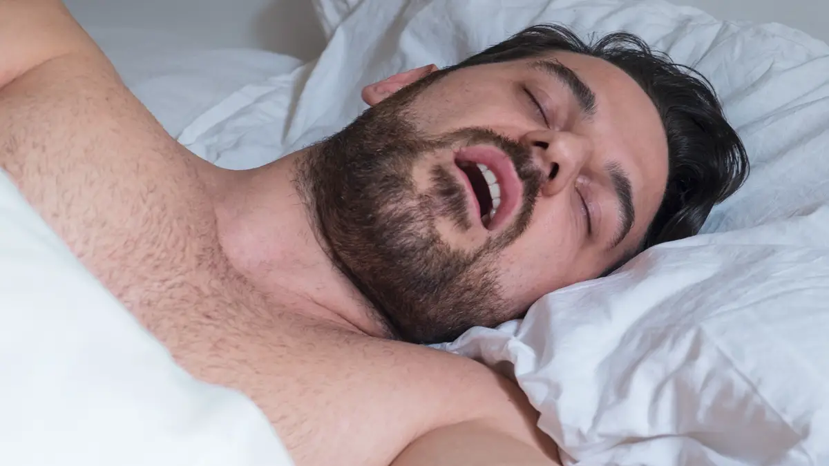 Τραντάζεστε ξαφνικά την ώρα που κοιμάστε; Τι είναι οι “σπασμοί του ύπνου”