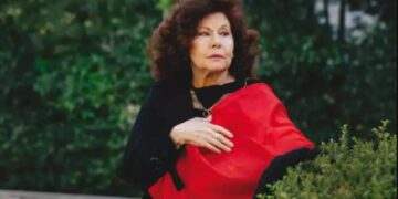 Alldaynews.gr Σοκάρει η Ελένη Ανουσάκη: «Δυστυχώς «έφυγε» άγρια, έβαλε λουλούδια μέσα στο σπίτι και aυτοκτόνησε»