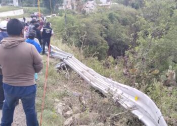 Νέα Τραγωδία με λεωφορείο να πέφτει σε γκρεμό: Τουλάχιστον 25 οι νεκpοί (φωτο, video)